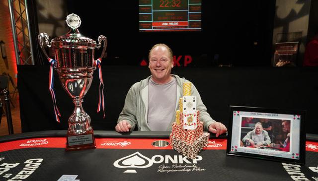 Jeroen van den Berg wint Pokerkampioenschap van Almere