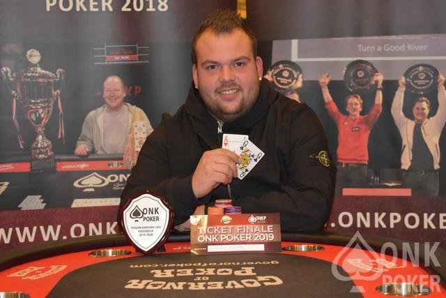 Enrico Zondag wint Pokerkampioenschap van Kinderdijk