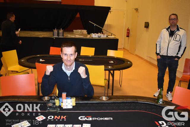 Adam Stam wint Pokerkampioenschap van Moerdijk