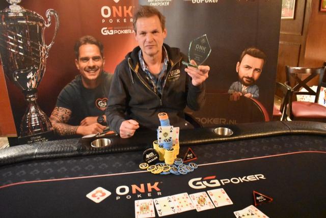 Robert  Jonker wint Pokerkampioenschap van Beilen