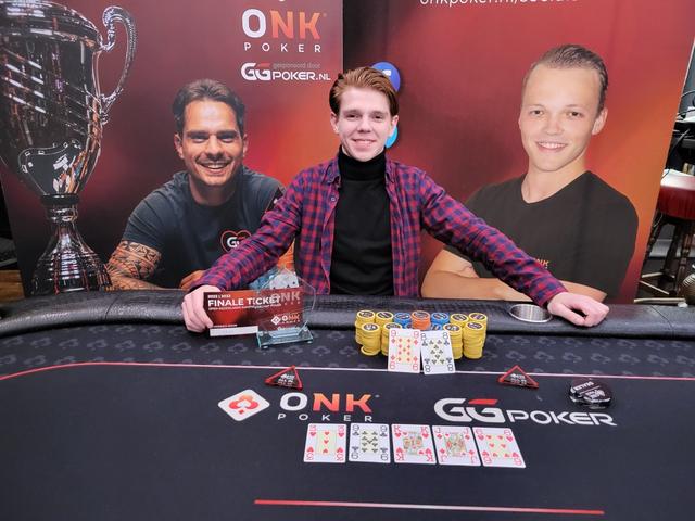 Jarno de Bont wint Pokerkampioenschap van Steenbergen